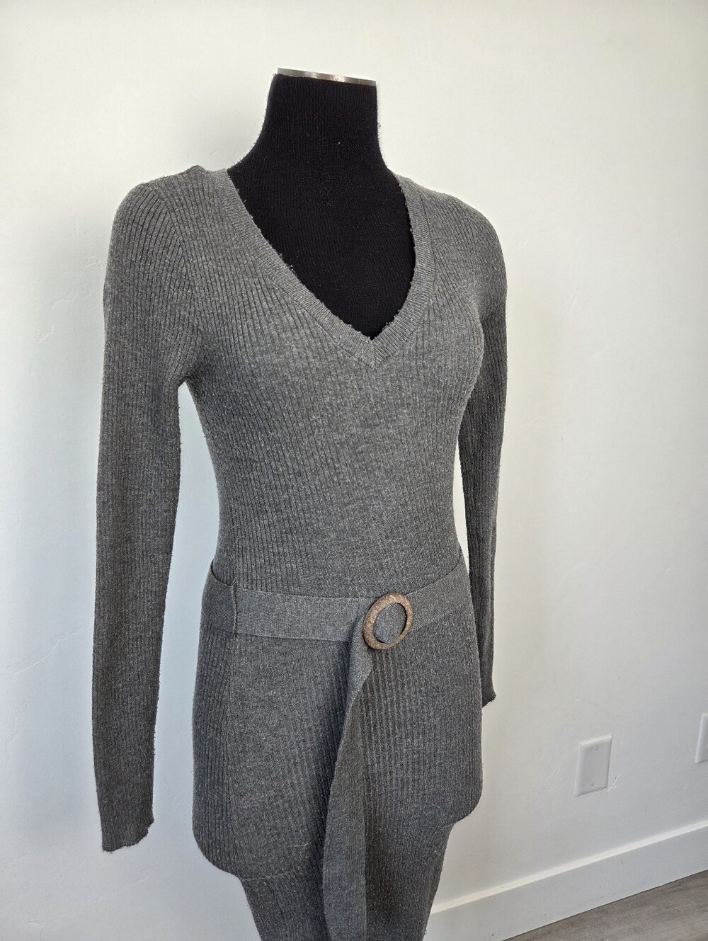 Iris Gray Knit Bodycon Midi Dress With Belt V Neckline Long Sleeve Old Money S